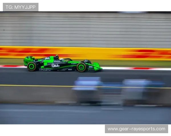 F1车手携足球巨星激情飙车：极速赛道上的足球对决之夜