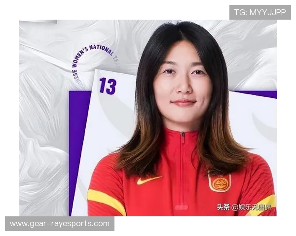 女足球星身材揭秘：力量与美感并存的运动之美