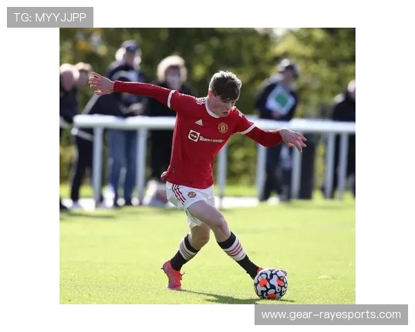 足球天才阿拉巴斯是谁 他如何崭露头角并成为全球关注的焦点