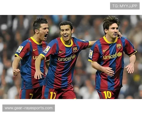 足球史上十大传奇球星全解析：从贝利到梅西的辉煌岁月