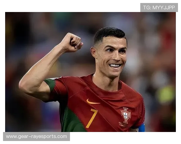 足球巨星辉煌历程图解 从传奇起点到世界巅峰的历史背影