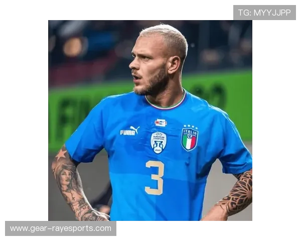 足球星二代后卫的崛起与传承揭秘:他们如何在父亲的影子下走向巅峰 足球星二代后卫的崛起与传承揭秘:他们如何在父亲的影子下走向巅峰