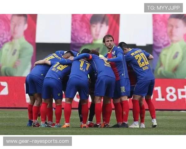 青岛足球球星成长历程与城市足球精神传承记 青岛足球球星成长历程与城市足球精神传承记